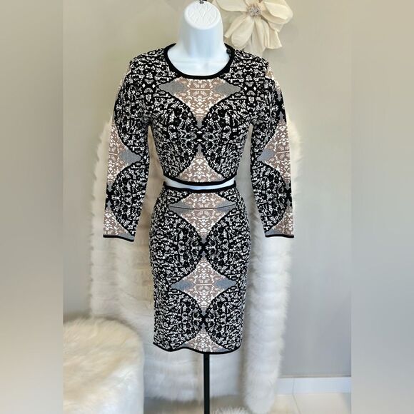 BCBGMAXAZRIA NWT Maja (S) - Picture 2 of 4